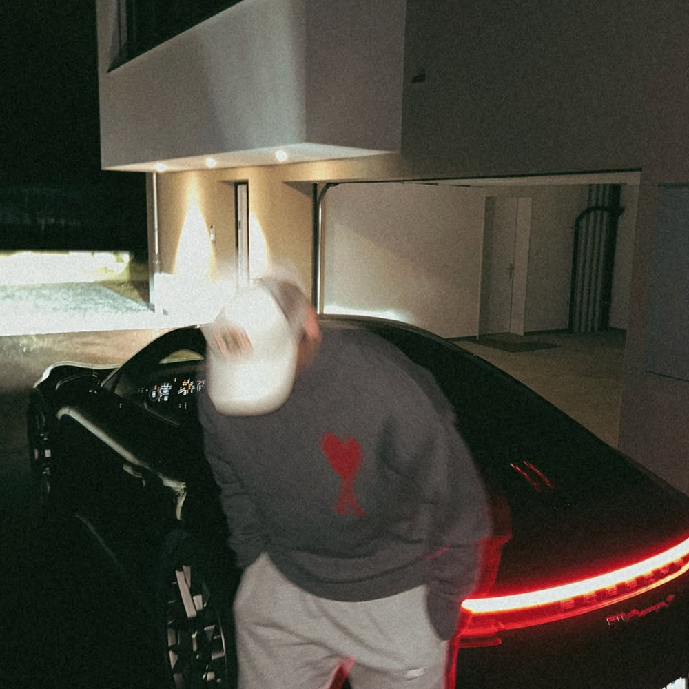 Dan Korshunov, Julia Milows